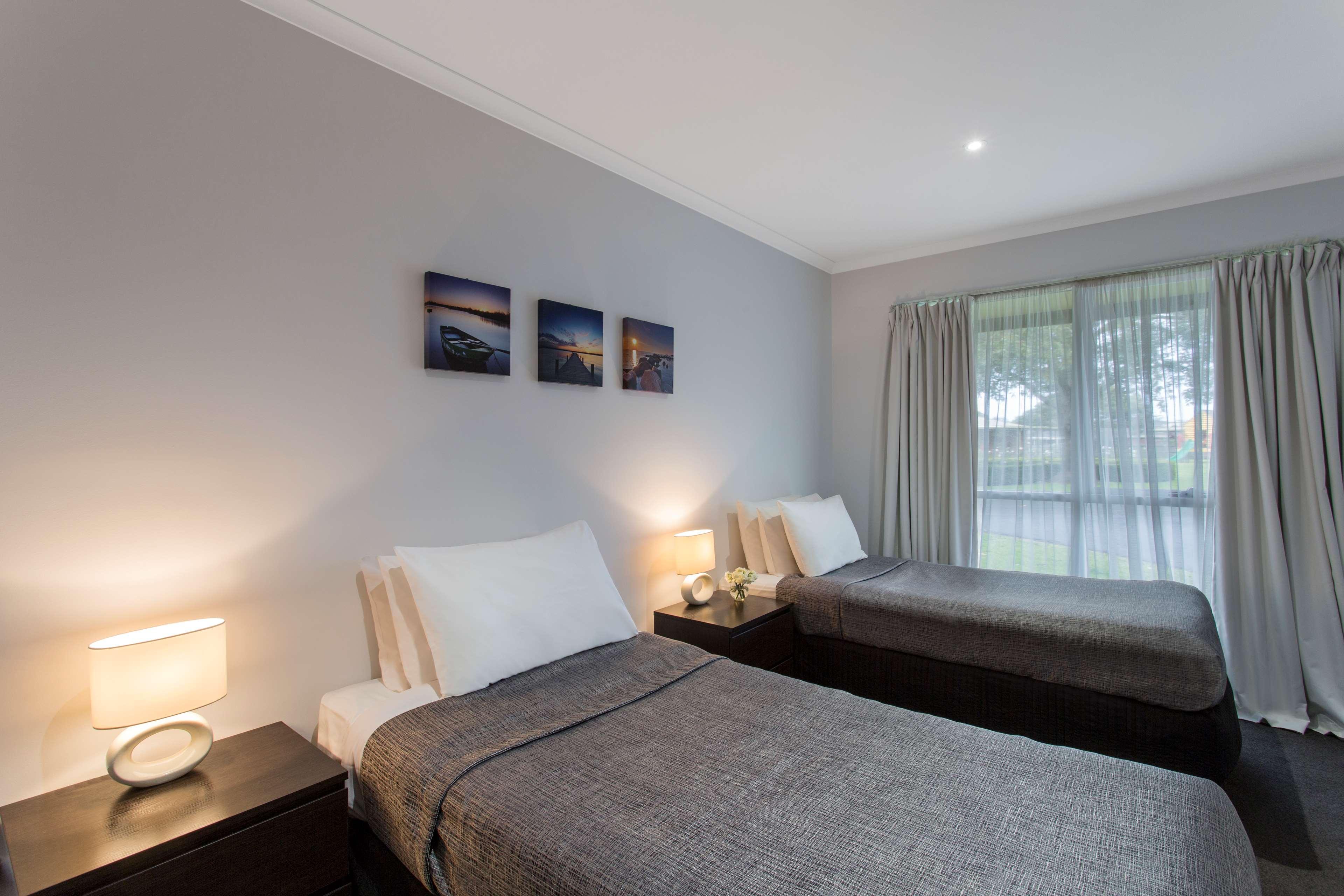 Best Western Colonial Village Motel Γουόρναμπουλ Εξωτερικό φωτογραφία
